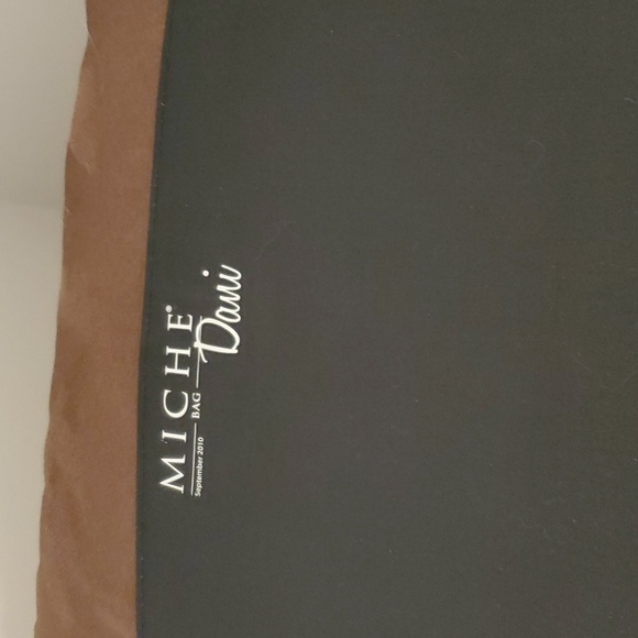 MICHE DANI CLASSIC COVER, PURSE SHELL NOT INCLUDED - Picture 5 of 6